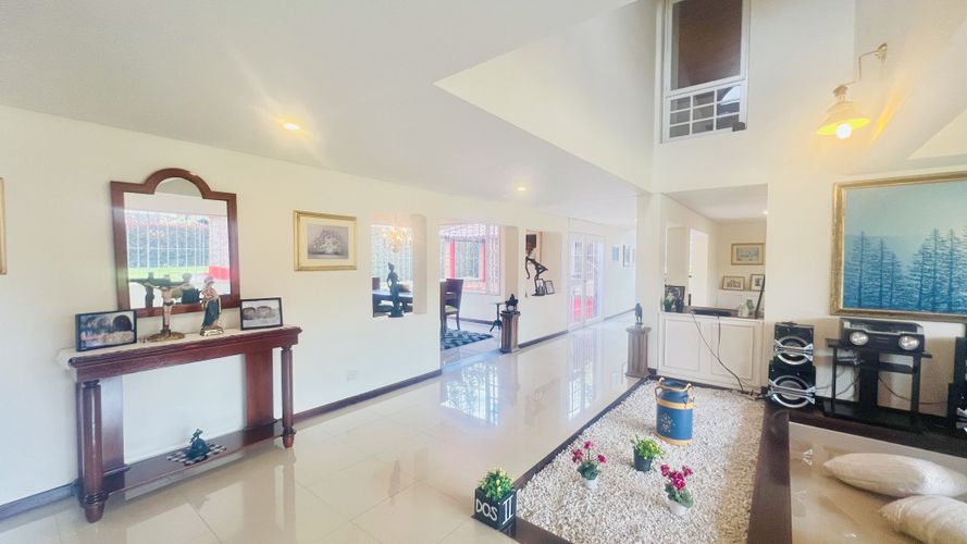 Casa de 5 alcobas en venta en Guaymaral, Bogotá, 486 m² · foto 8 de 24