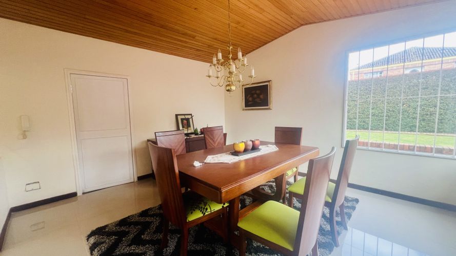 Casa de 5 alcobas en venta en Guaymaral, Bogotá, 486 m² · foto 9 de 24