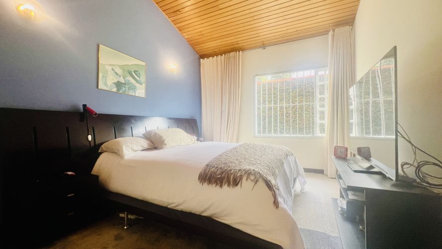 Casa de 5 alcobas en venta en Guaymaral, Bogotá, 486 m² · foto 17 de 24
