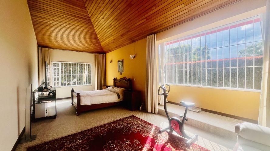 Casa de 5 alcobas en venta en Guaymaral, Bogotá, 486 m² · foto 19 de 24