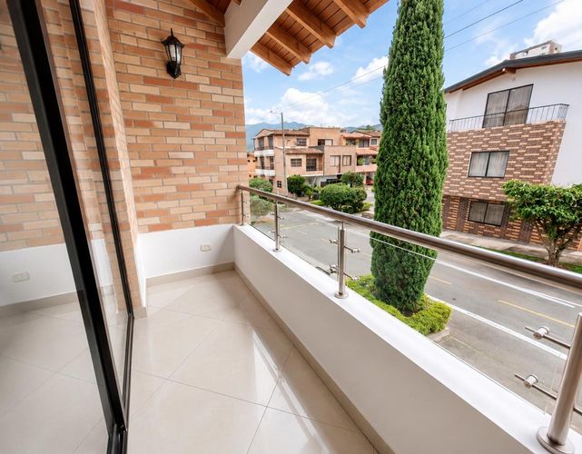 Casa de 4 alcobas en venta en Las Brisas, La Estrella, 150 m² · foto 7 de 24