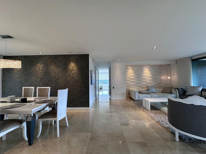 Apartamento de 3 alcobas en arriendo en El Poblado, Medellín, 220 m² · foto 5 de 20