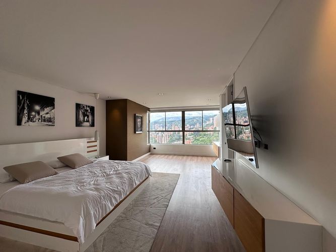 Apartamento de 3 alcobas en arriendo en El Poblado, Medellín, 220 m² · foto 14 de 20