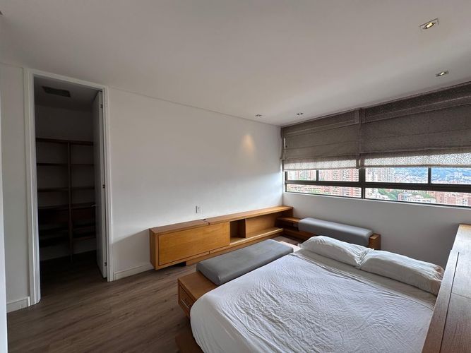 Apartamento de 3 alcobas en arriendo en El Poblado, Medellín, 220 m² · foto 16 de 20
