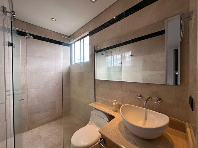 Apartamento de 3 alcobas en arriendo en El Poblado, Medellín, 220 m² · foto 18 de 20