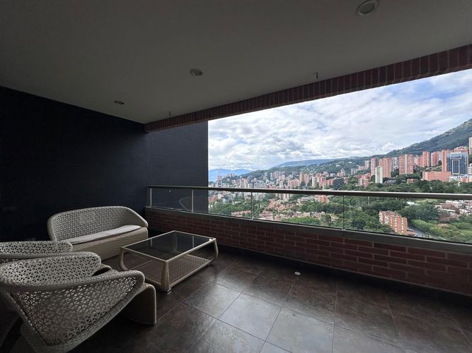 Apartamento de 3 alcobas en arriendo en El Poblado, Medellín, 220 m² · foto 20 de 20
