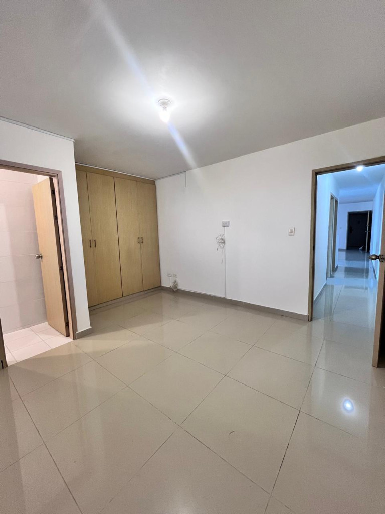 Apartamento en arriendo en Altamira, Barranquilla · foto 3 de 10