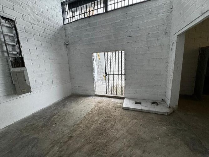 Oficina en arriendo en Simon Bolivar, Envigado, 651 m² · foto 9 de 12