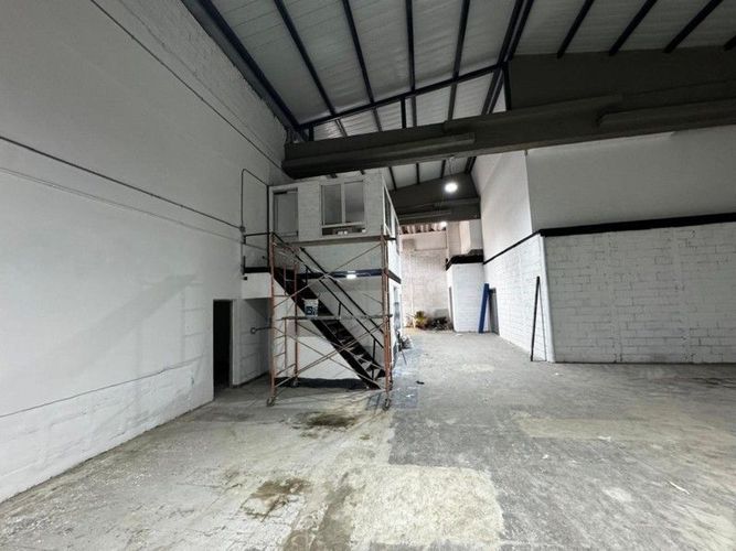 Oficina en arriendo en Simon Bolivar, Envigado, 651 m² · foto 8 de 12