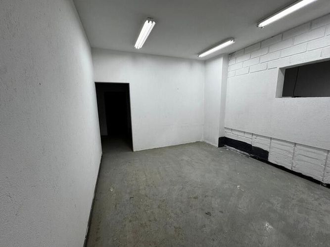 Oficina en arriendo en Simon Bolivar, Envigado, 651 m² · foto 12 de 12