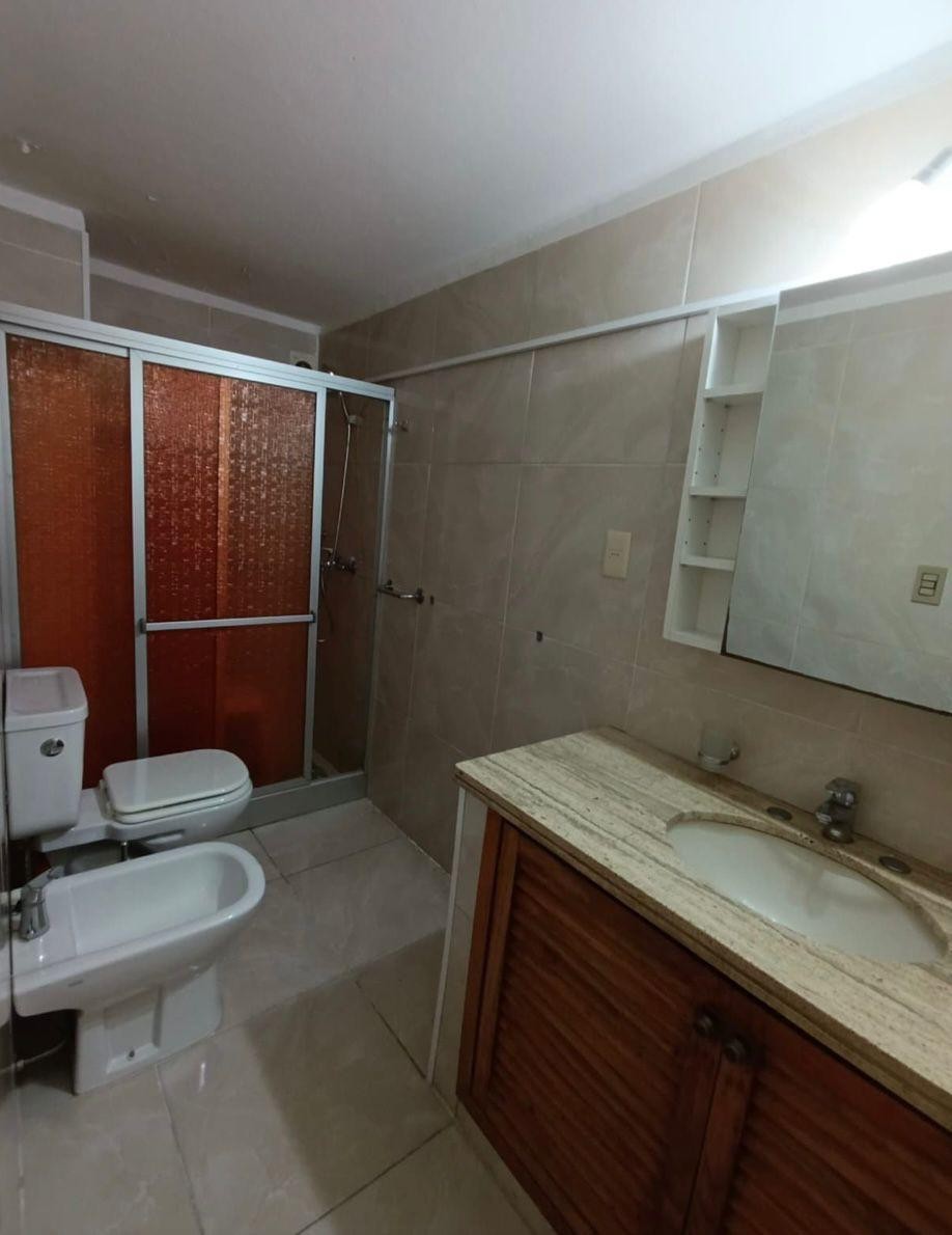 Espacioso apartamento en Pocitos Viejo - Więcej