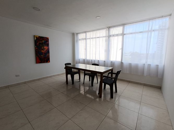 Apartamento en venta en Versalles, Cali · foto 3 de 17