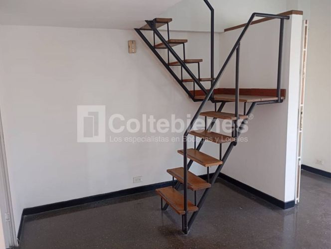 Oficina en arriendo en Astorga, Medellín, 35 m² · foto 2 de 11