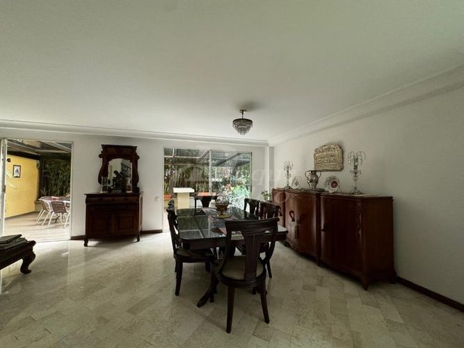 Casa de 3 alcobas en venta en Castropol, Medellín, 470 m² · foto 3 de 24