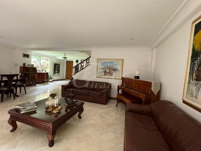 Casa de 3 alcobas en venta en Castropol, Medellín, 470 m² · foto 5 de 24