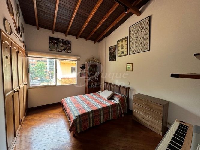 Casa de 3 alcobas en venta en Castropol, Medellín, 470 m² · foto 15 de 24