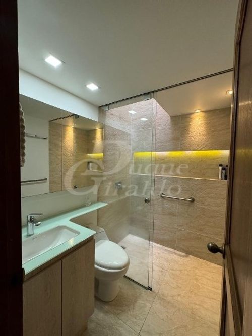 Casa de 3 alcobas en venta en Castropol, Medellín, 470 m² · foto 17 de 24