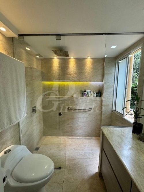Casa de 3 alcobas en venta en Castropol, Medellín, 470 m² · foto 21 de 24