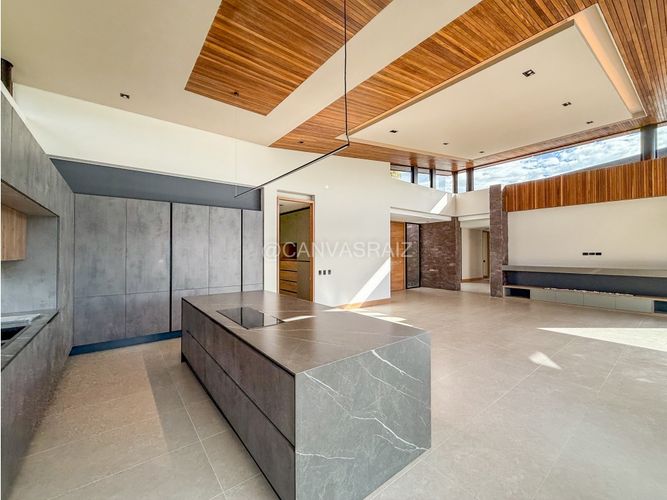 Casa de 4 alcobas en venta en Quirama, El Carmen de Viboral, 338 m² · foto 3 de 18