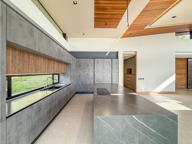 Casa de 4 alcobas en venta en Quirama, El Carmen de Viboral, 338 m² · foto 4 de 18