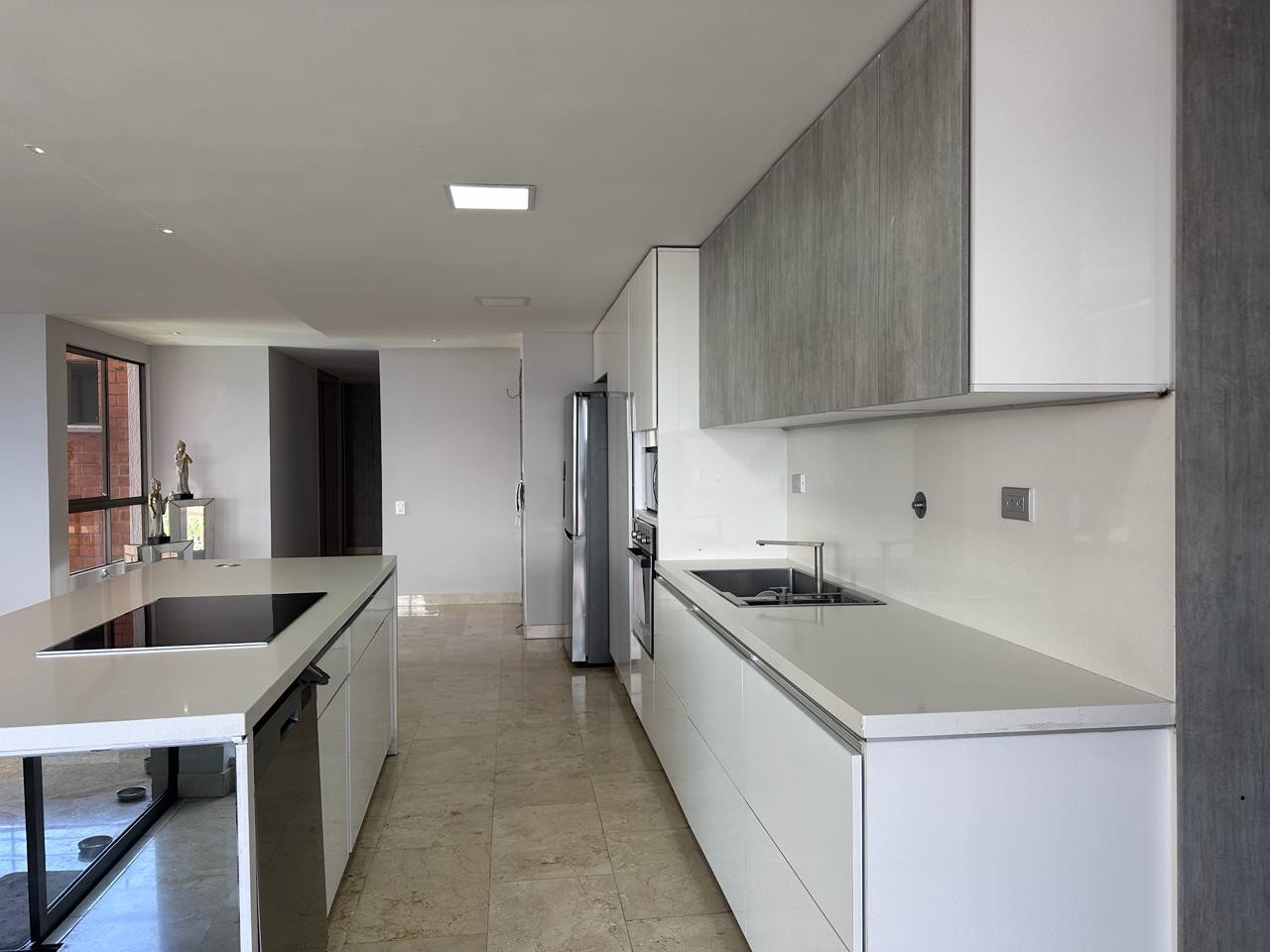Apartamento en arriendo en El Poblado, Medellín · foto 3 de 18
