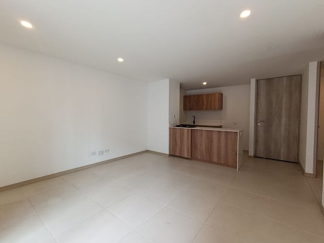 Apartamento de 2 alcobas en arriendo en El Poblado, Medellín, 75 m² · foto 2 de 13