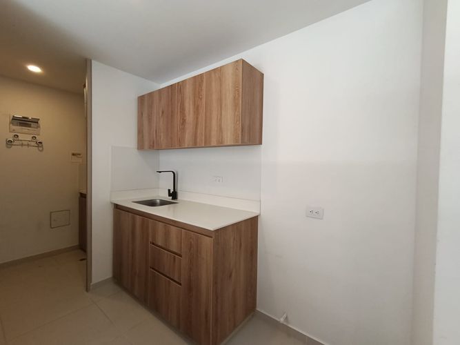 Apartamento de 2 alcobas en arriendo en El Poblado, Medellín, 75 m² · foto 3 de 13