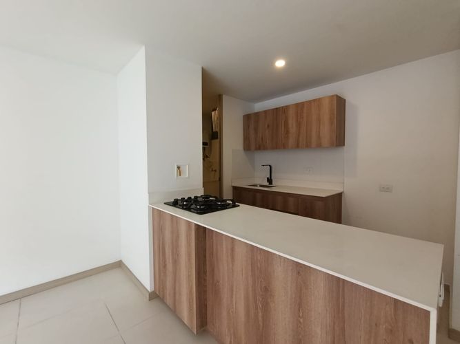 Apartamento de 2 alcobas en arriendo en El Poblado, Medellín, 75 m² · foto 5 de 13
