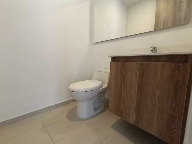 Apartamento de 2 alcobas en arriendo en El Poblado, Medellín, 75 m² · foto 7 de 13