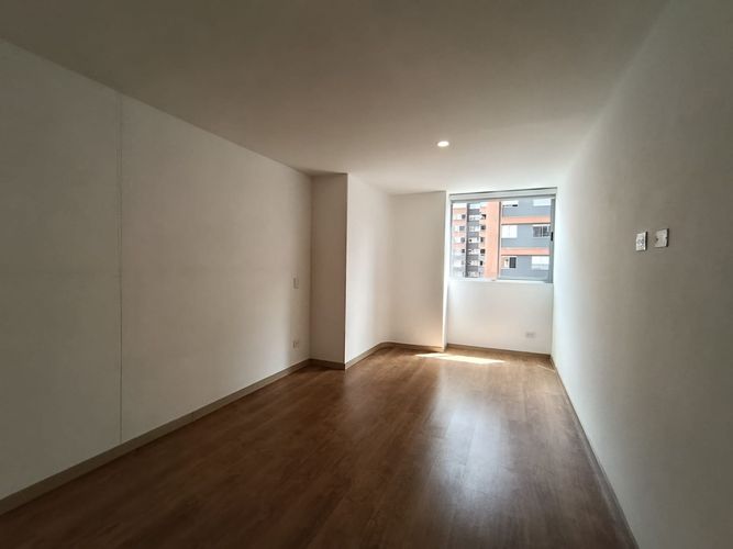 Apartamento de 2 alcobas en arriendo en El Poblado, Medellín, 75 m² · foto 12 de 13