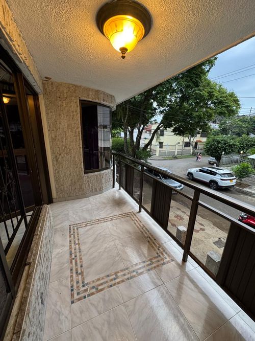 Casa de 4 alcobas en venta en El Limonar, Cali, 184 m² · foto 7 de 12
