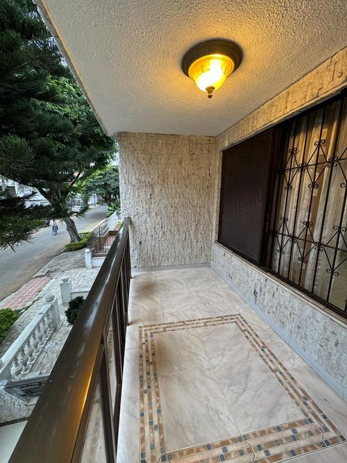 Casa de 4 alcobas en venta en El Limonar, Cali, 184 m² · foto 2 de 12