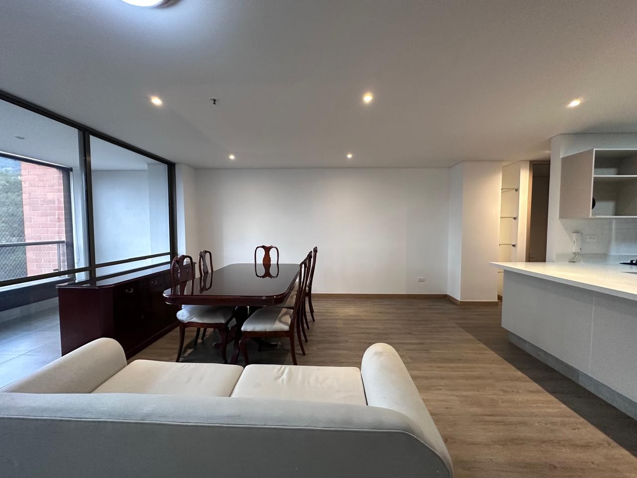 Apartamento en arriendo en El Poblado, Medellín · foto 3 de 20