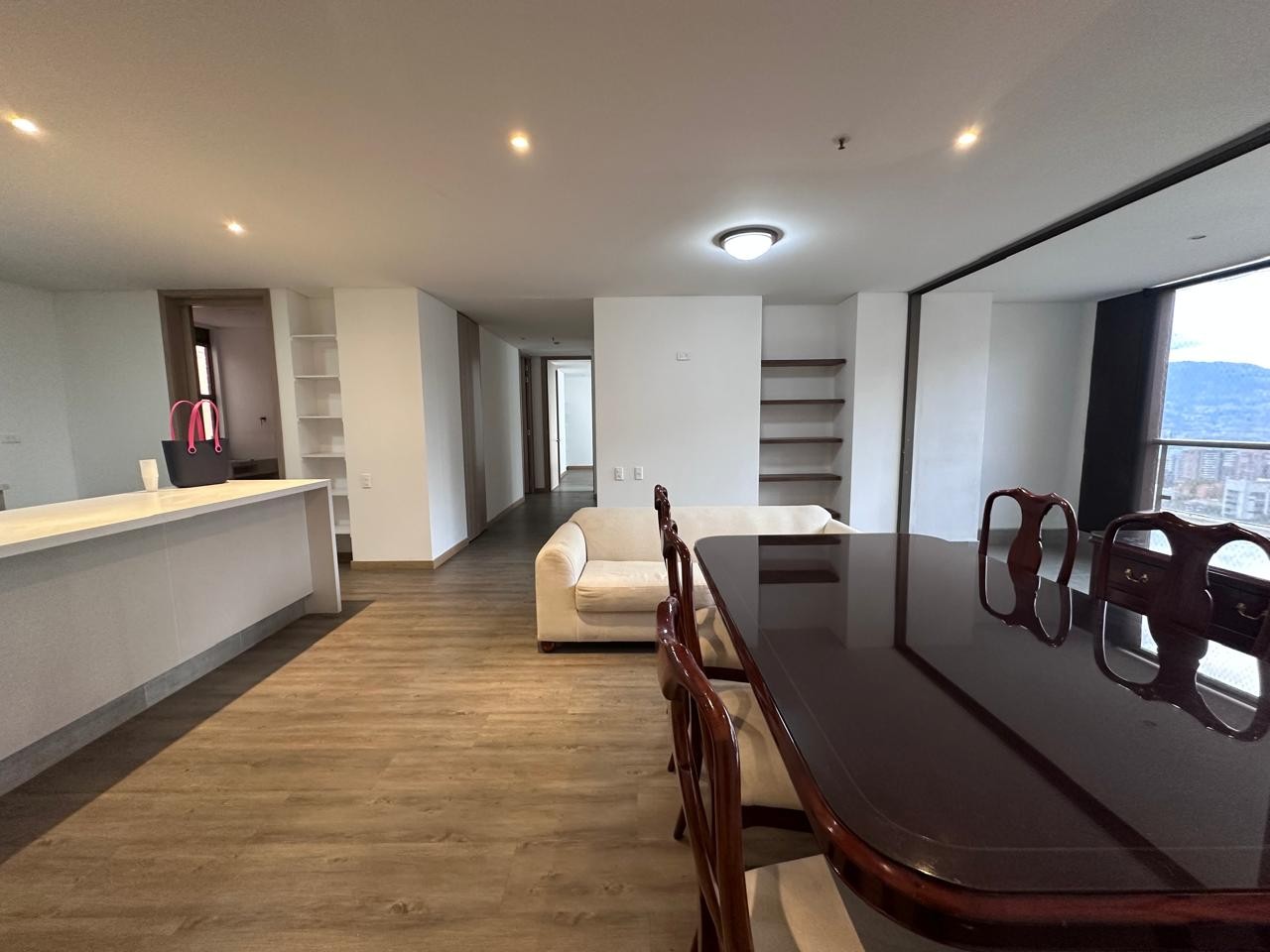 Apartamento en arriendo en El Poblado, Medellín · foto 4 de 20