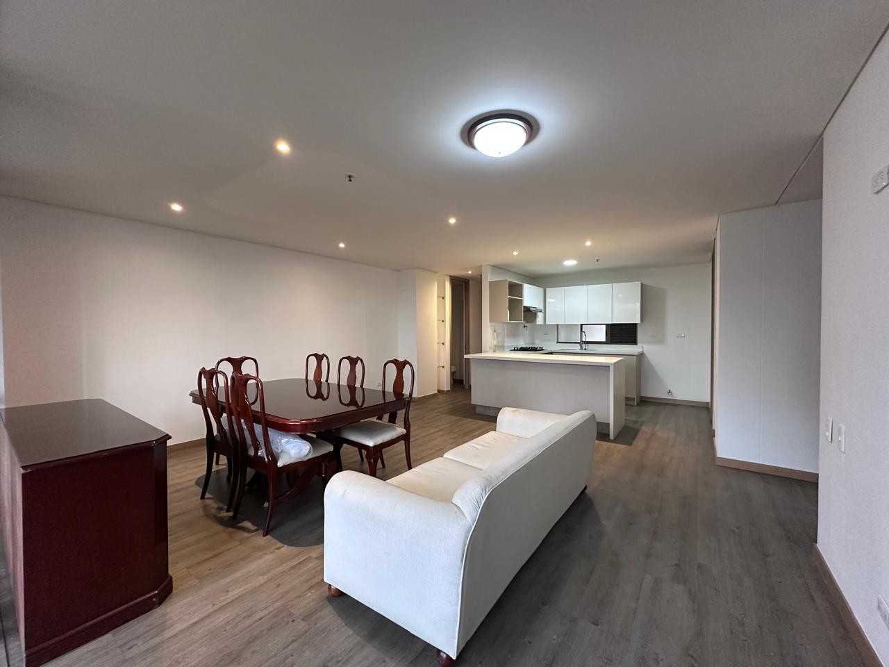 Apartamento en arriendo en El Poblado, Medellín · foto 5 de 20
