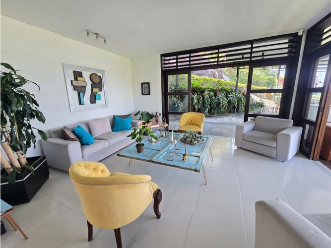 Casa de 4 alcobas en venta en Acopi, Cali, 380 m² · foto 3 de 23