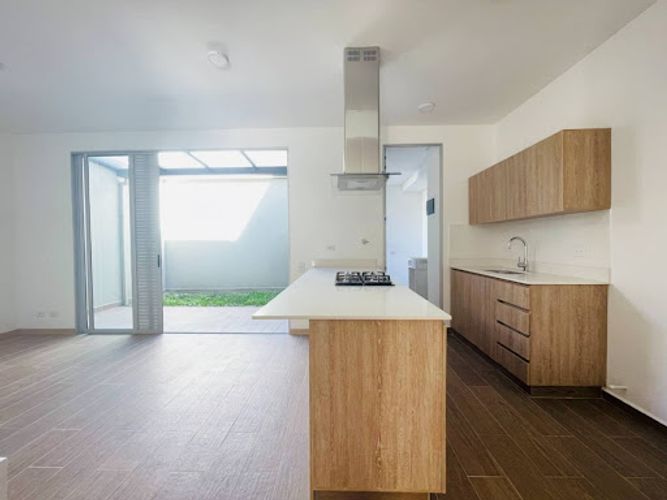 Casa de 3 alcobas en venta en La Ceja, 166 m² · foto 2 de 23