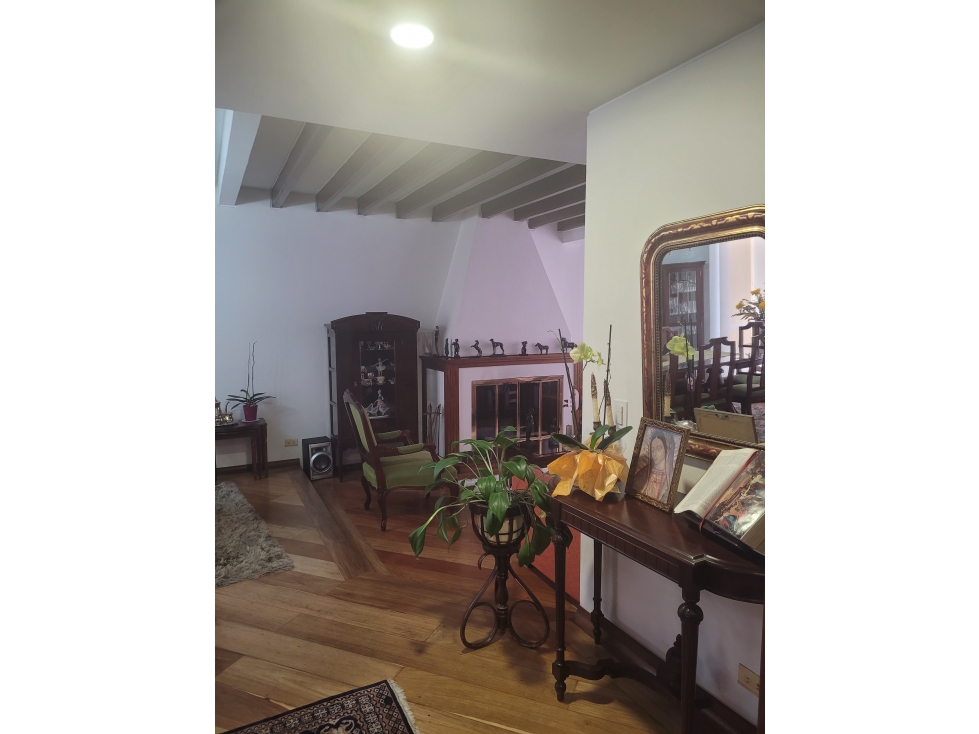 Casa en venta en Santa Paula, Bogotá · foto 2 de 13