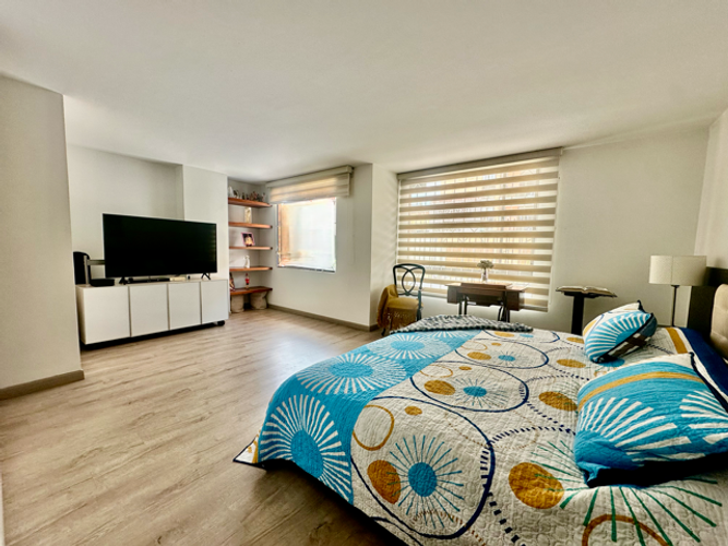 Apartamento de 2 alcobas en venta en Santa Barbara Occidental, Bogotá, 207 m² · foto 10 de 17