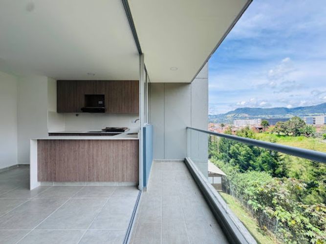 Apartamento de 3 alcobas en venta en La Ceja, 68 m² · foto 2 de 17