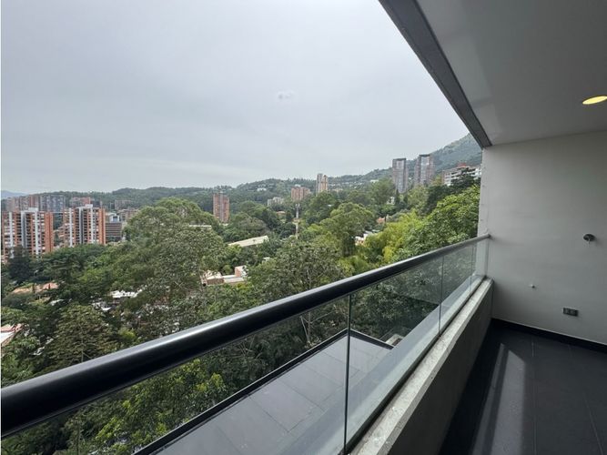 Apartamento de 3 alcobas en arriendo en El Poblado, Medellín, 130 m² · foto 7 de 19