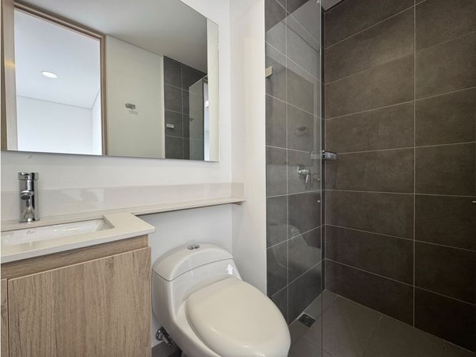 Apartamento de 3 alcobas en arriendo en El Poblado, Medellín, 130 m² · foto 11 de 19