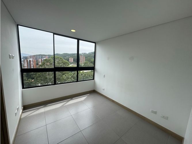 Apartamento de 3 alcobas en arriendo en El Poblado, Medellín, 130 m² · foto 13 de 19