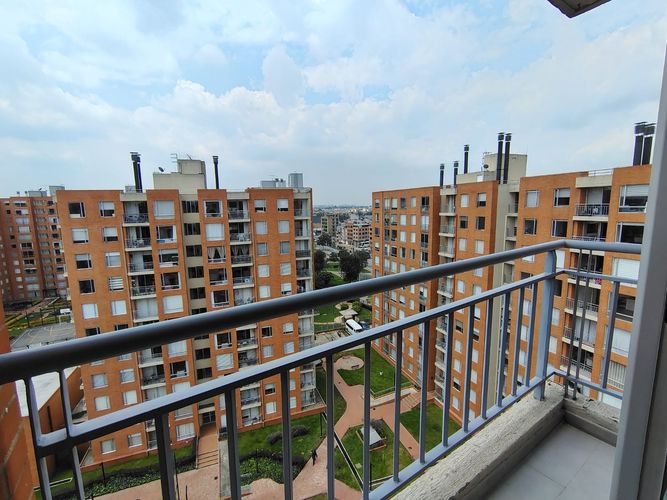 Apartaestudio en venta en Gran Granada, Bogotá, 35 m² · foto 3 de 11