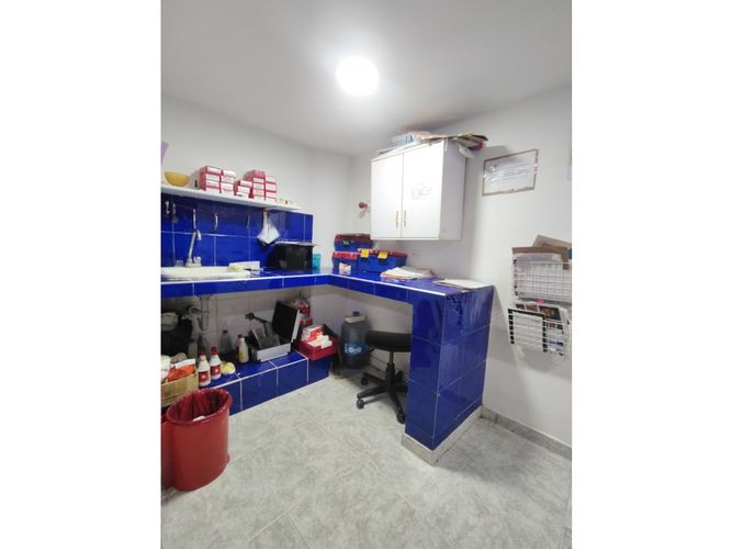 Local en venta en La Castellana, Cartagena, 213 m² · foto 13 de 14
