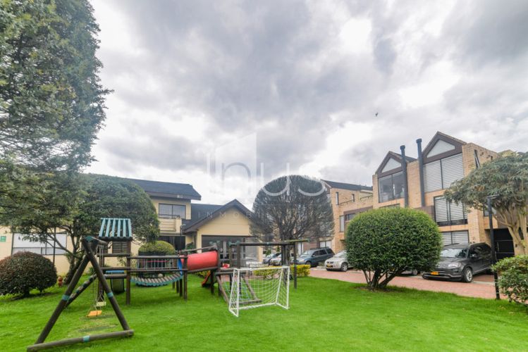 Casa de 3 alcobas en venta en La Estrella, Chía, 158 m² · foto 2 de 17