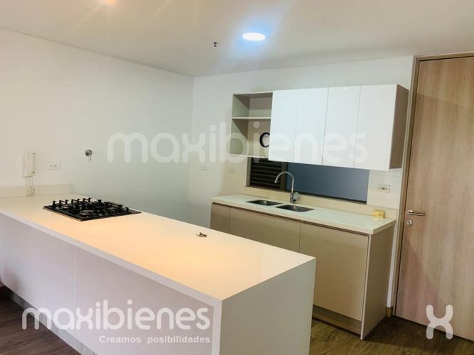 Apartamento de 1 alcoba en arriendo en San Lucas, Envigado, 97 m² · foto 2 de 14