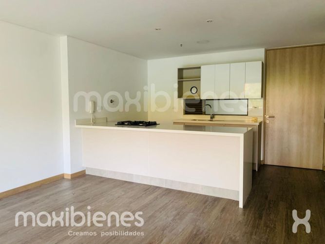 Apartamento de 1 alcoba en arriendo en San Lucas, Envigado, 97 m² · foto 4 de 14