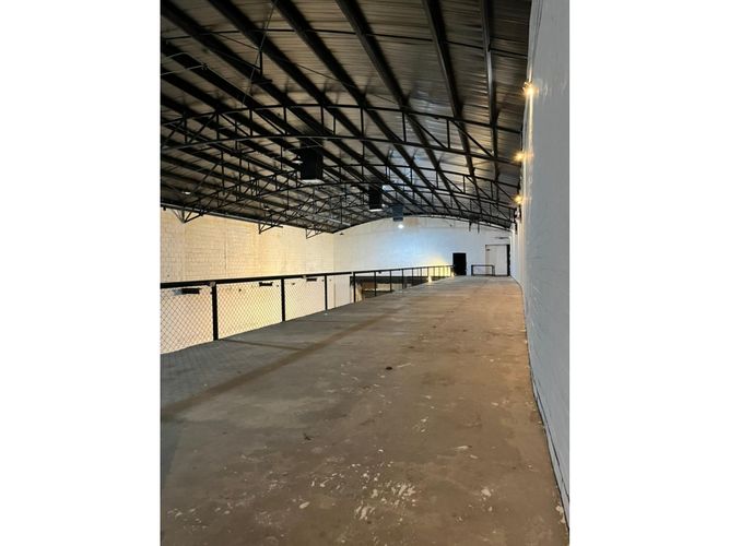 Bodega en arriendo en Acopi, Cali, 874 m² · foto 7 de 10