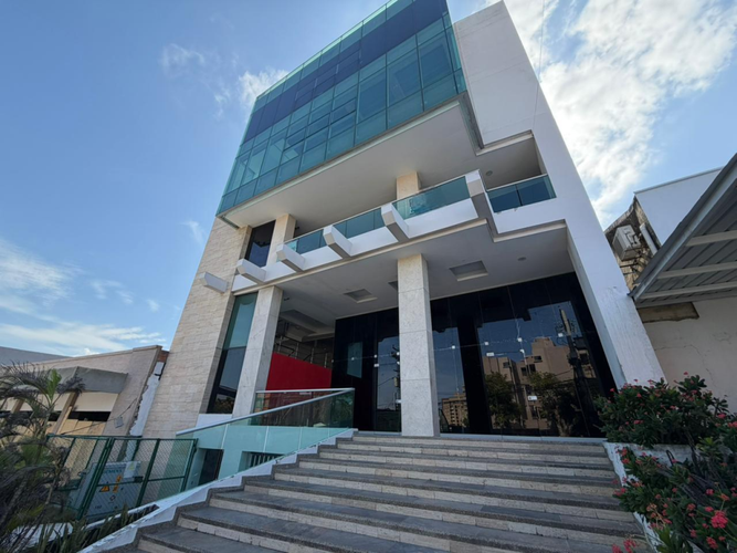 Edificio en venta en El Poblado, Barranquilla, 1622 m² · foto 2 de 9